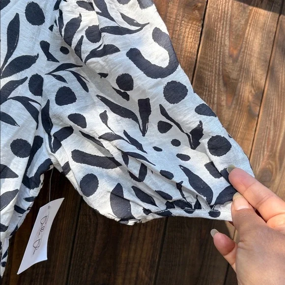 NWT THML Black and White Patterned dress. - Picture 4 of 13